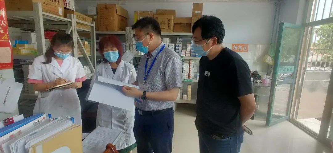 青岛西海岸新区第六人民医院迎接医用耗材管理质控专项检查