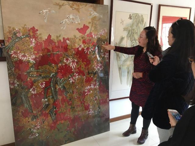 融入大自然  用心绘彩图  ——记中国美术家协会会员、青岛实力派画家吴秀美