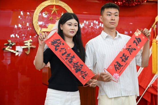 山东即墨：甜蜜七夕  婚姻登记处幸福满溢