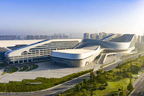 以“会”兴城 以“展”聚势