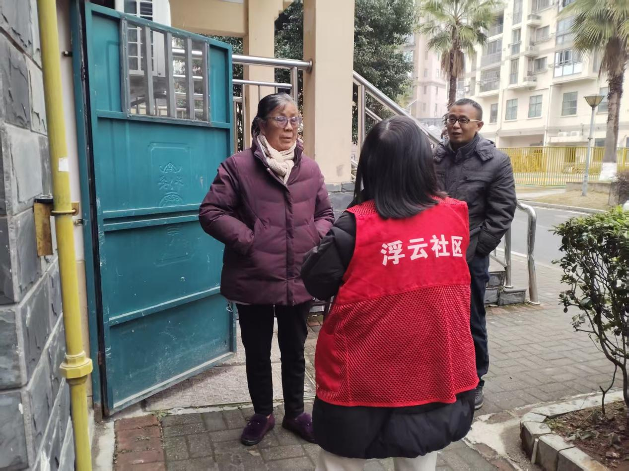 江西奉新：网格员迅速调解油烟扰民问题