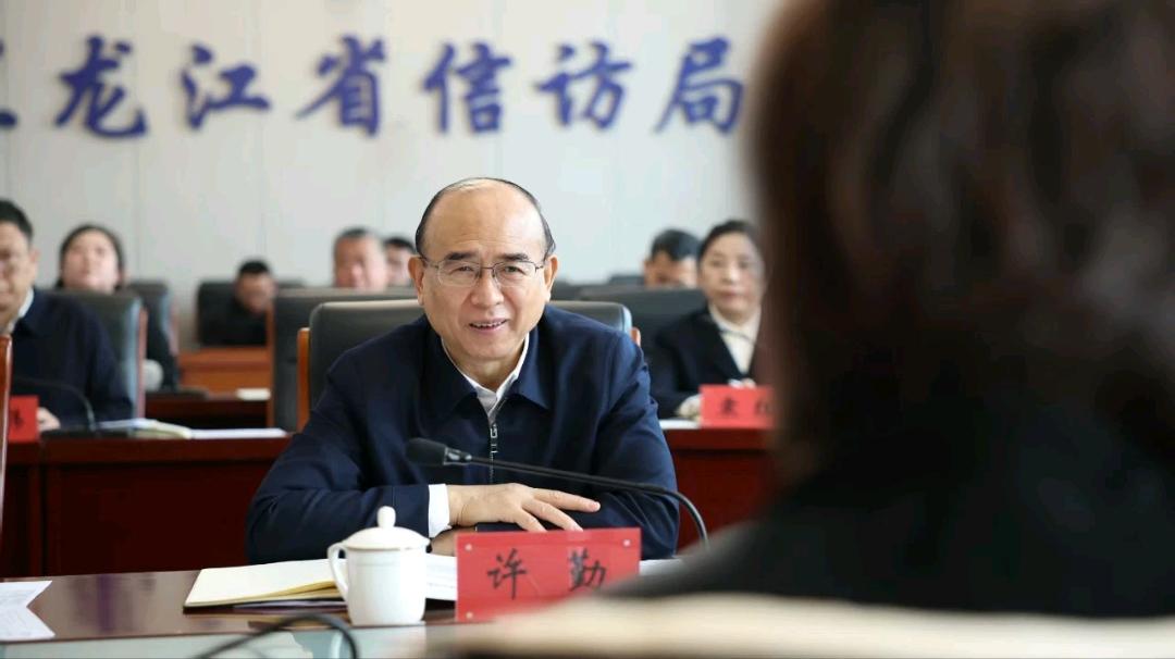 许勤到省人民来访来电受理中心接待来访群众