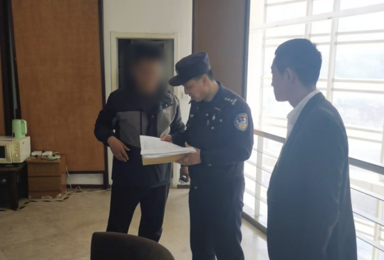 10分钟！崂山公安与景区保安“警景联动”找回走失女童