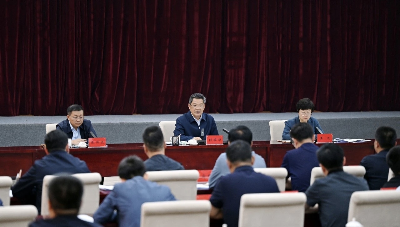 甘肃省委副书记、省长任振鹤对民生领域信访问题集中治理工作再调度再部署