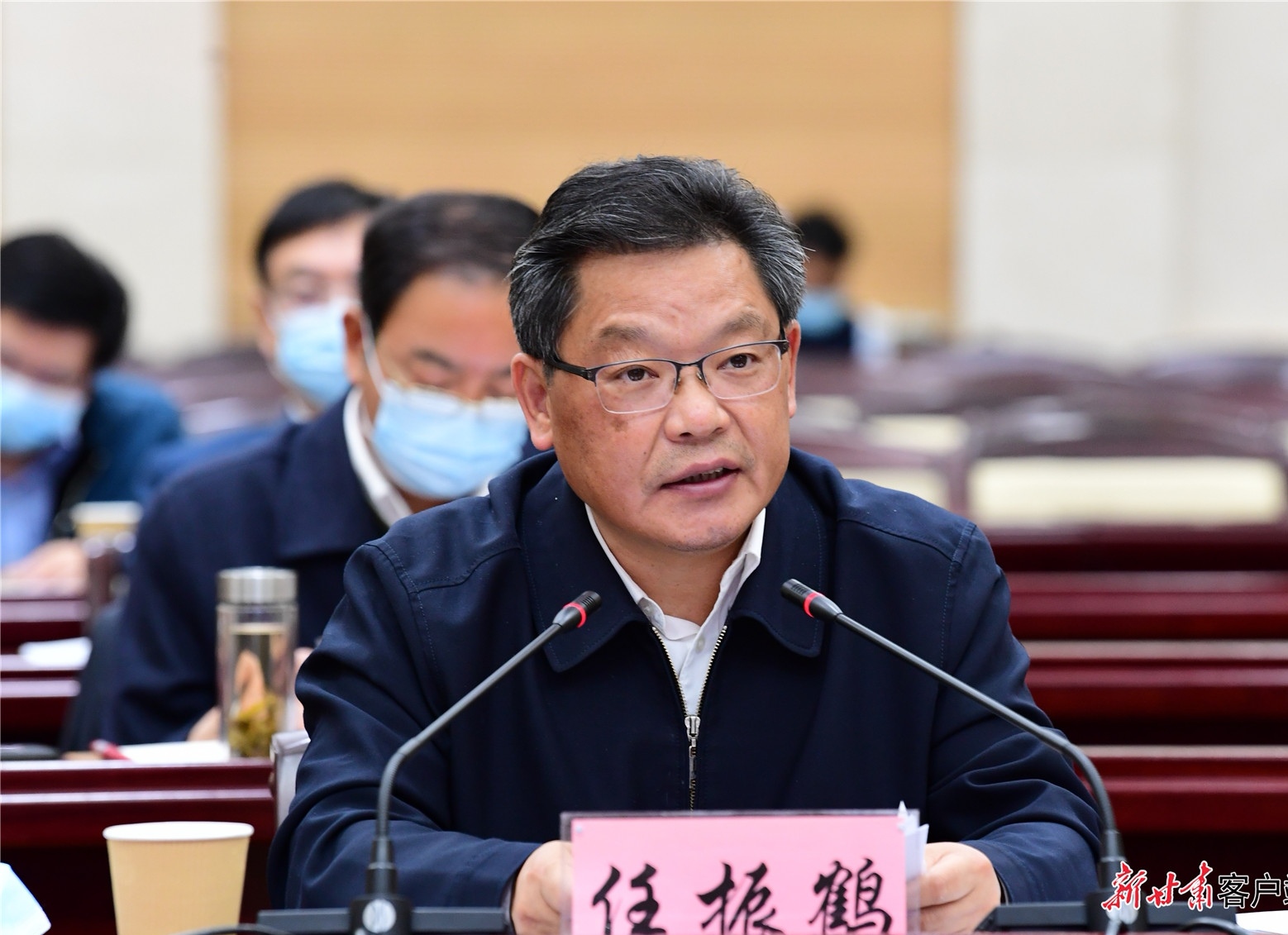 任振鹤主持召开省政府党组理论学习中心组学习会议，研讨交流学习党的十九届六中全会精神的心得体会