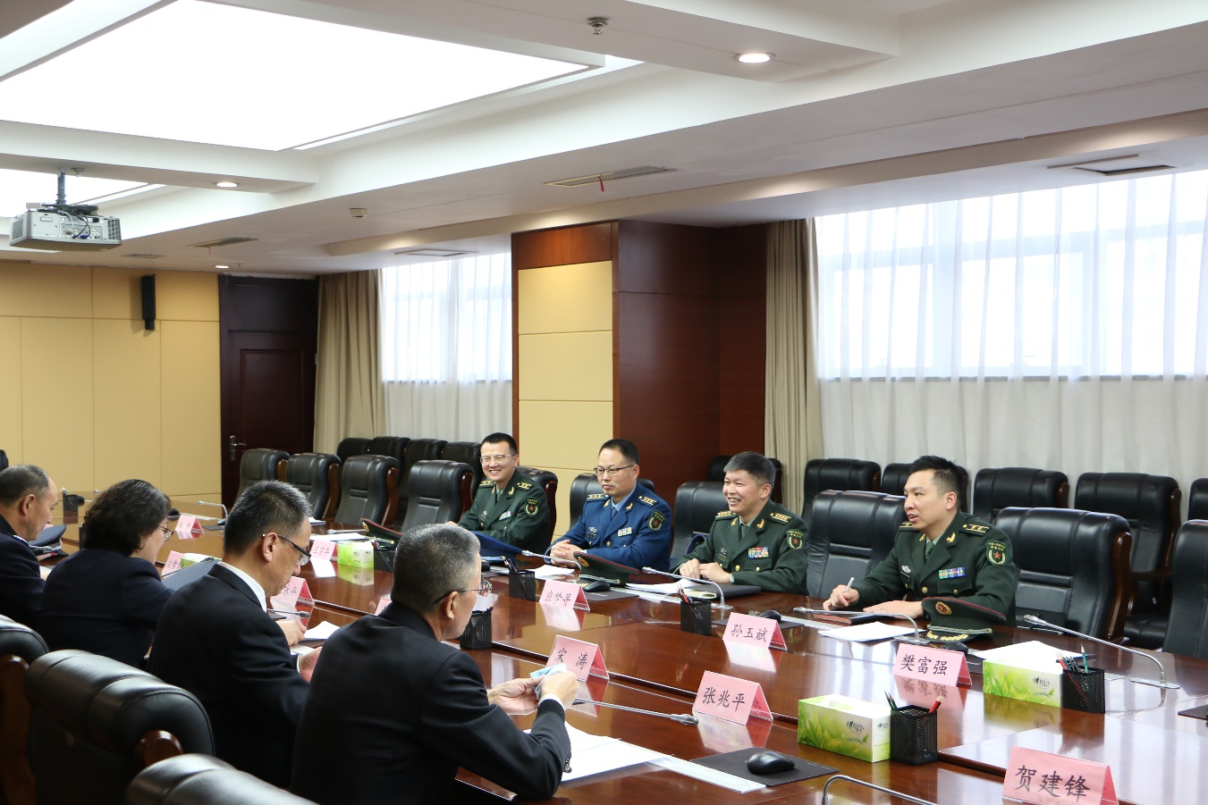 让习近平法治思想在官兵心中生根  ――兰州军事法院开展“宪法宣传周”系列活动纪实