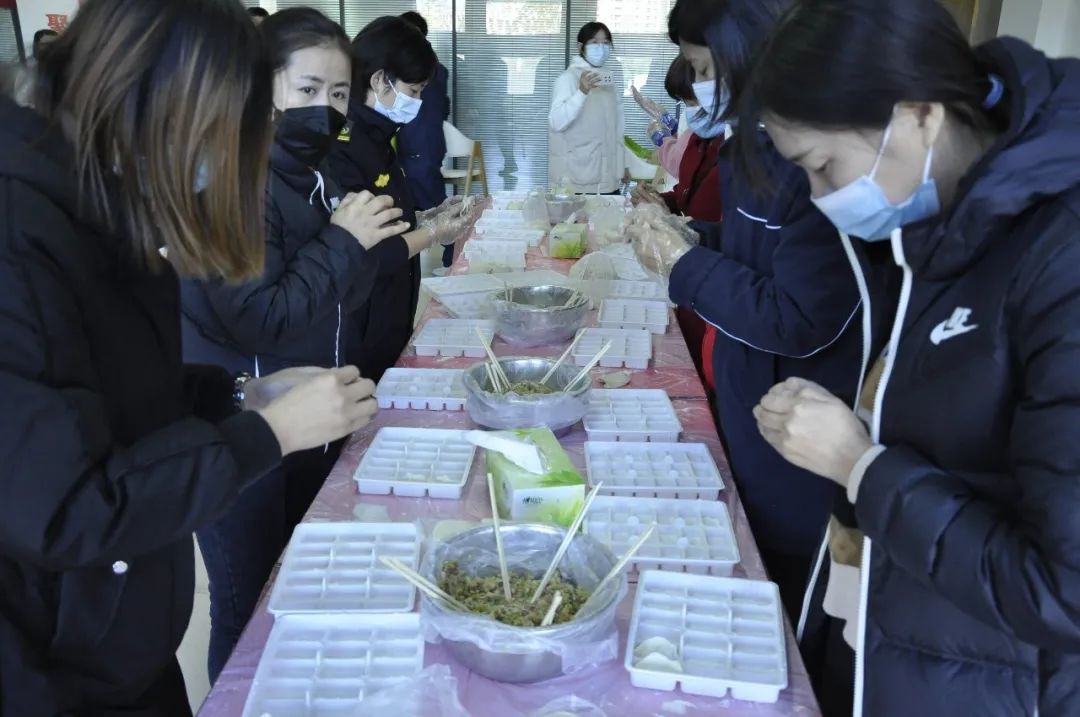 青岛西海岸新区泊里镇“青年联谊·暖心厨房”文明实践活动获好好评