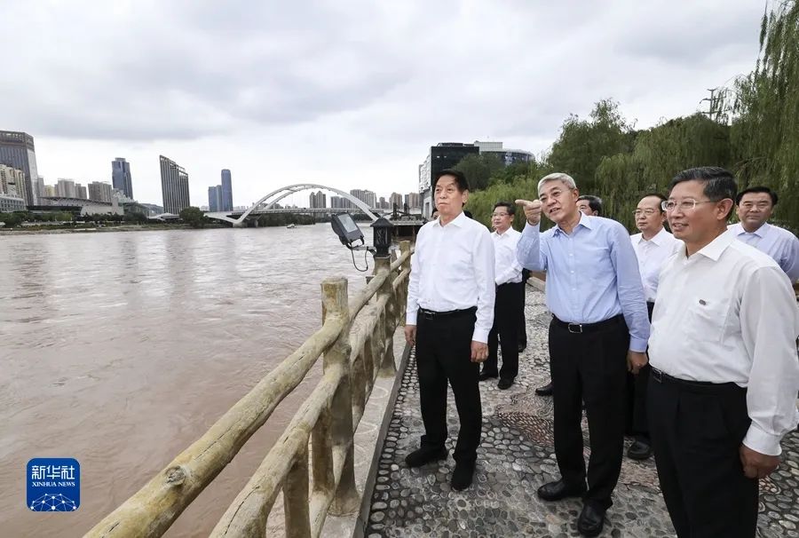 栗战书在甘肃就黄河保护法立法进行调研时强调 贯彻落实习近平生态文明思想 在法治轨道上推进黄河保护