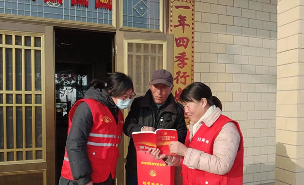 江苏东台市弶港镇：全民阅读春风行 党员冬训溢书香