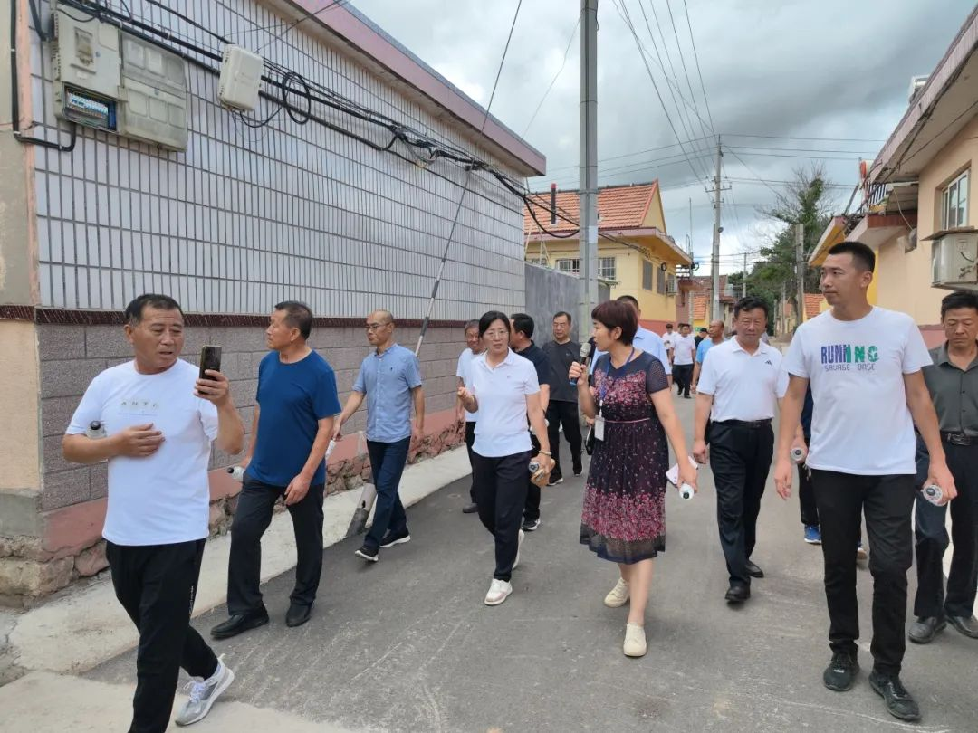 青岛市黄岛区滨海街道到胶州洋河镇考察学习农村人居环境整治工作