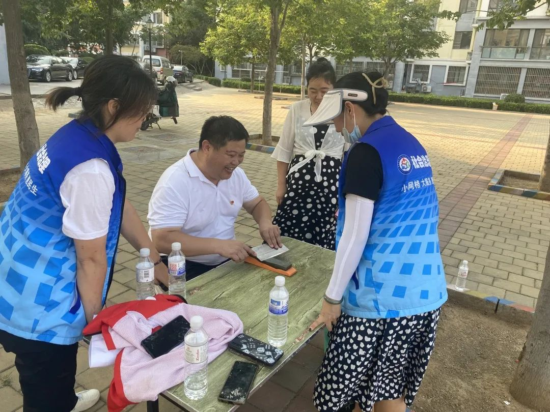 青岛西海岸辛安街道开拓路社区开展“我为居民办实事，提高群众满意度”通讯服务进社区活动