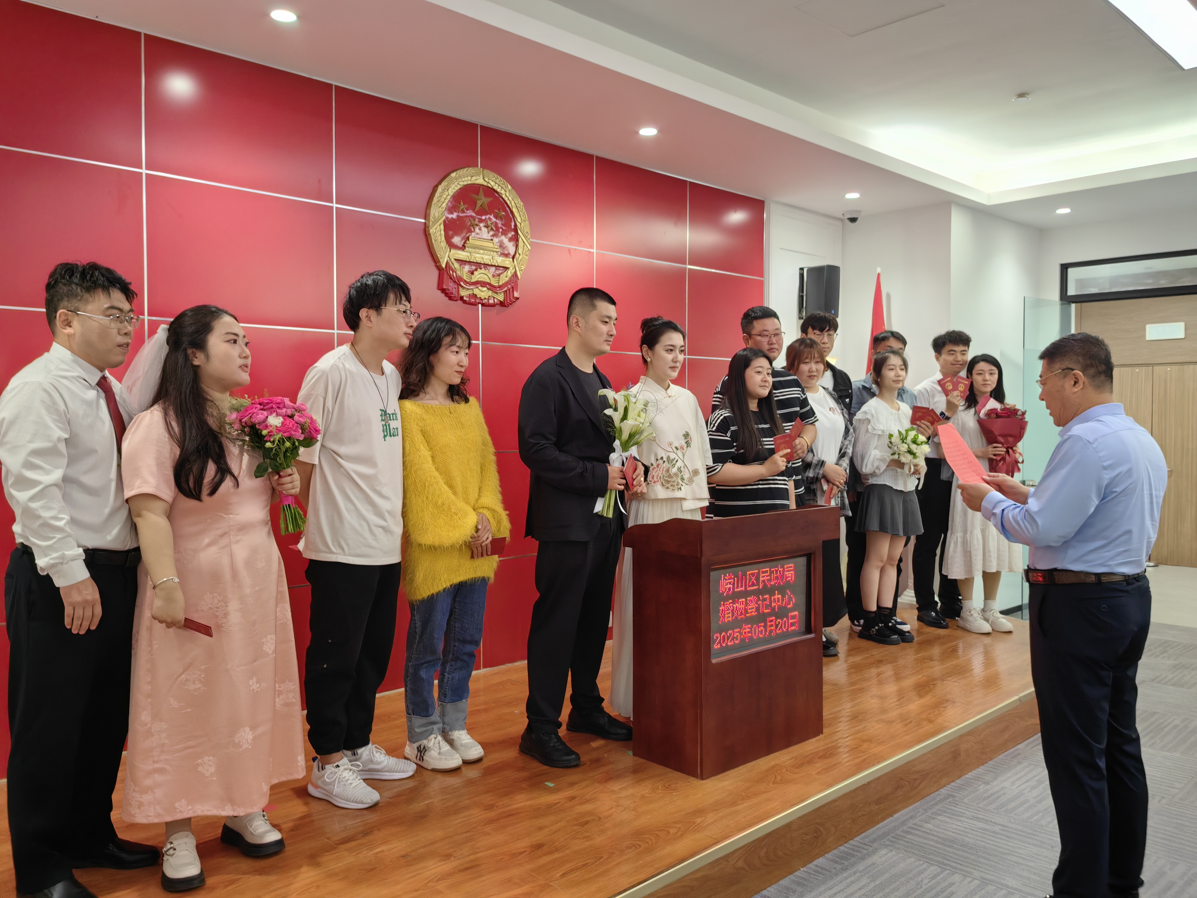 情定“520”，浪漫遇见你 青岛市崂山区民政局婚姻登记迎来“小高峰”