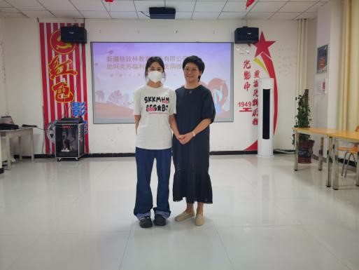 爱心助学暖人心 铺就学子成长路