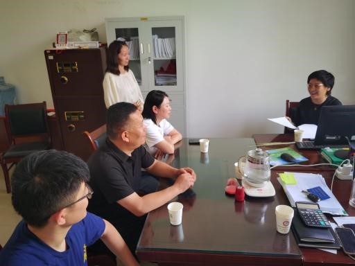 爱心助学暖人心 铺就学子成长路