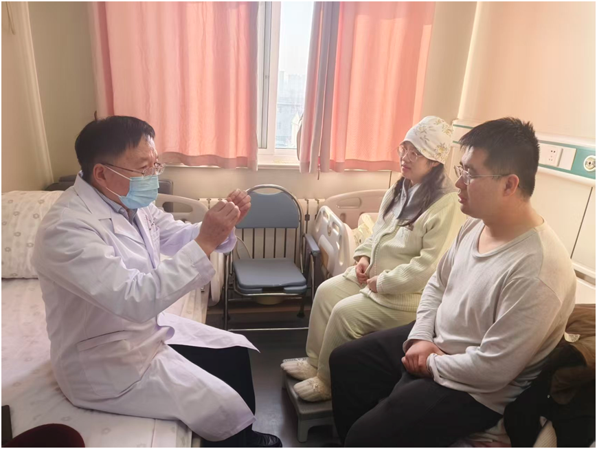 三十余载匠心铸医魂，海外深造拓视野——刘成文主任医师为母婴健康擎起硬核守护