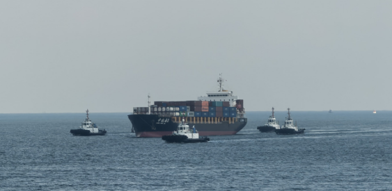 青岛引航站应急处突显担当，全年护航零失误，2025年引航服务保障圆满收官