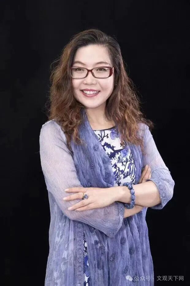 清气溢流犹绰约，翠条婀娜胜芳芬 ——记柳清芬书法艺术风采