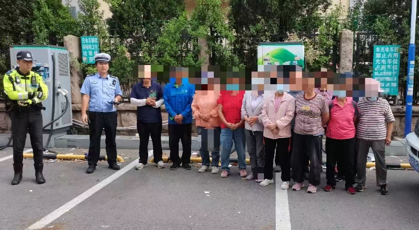 精准宣防筑防线 严管严控护双节——青岛市南交管大队扎实推进安全生产集中宣防行动